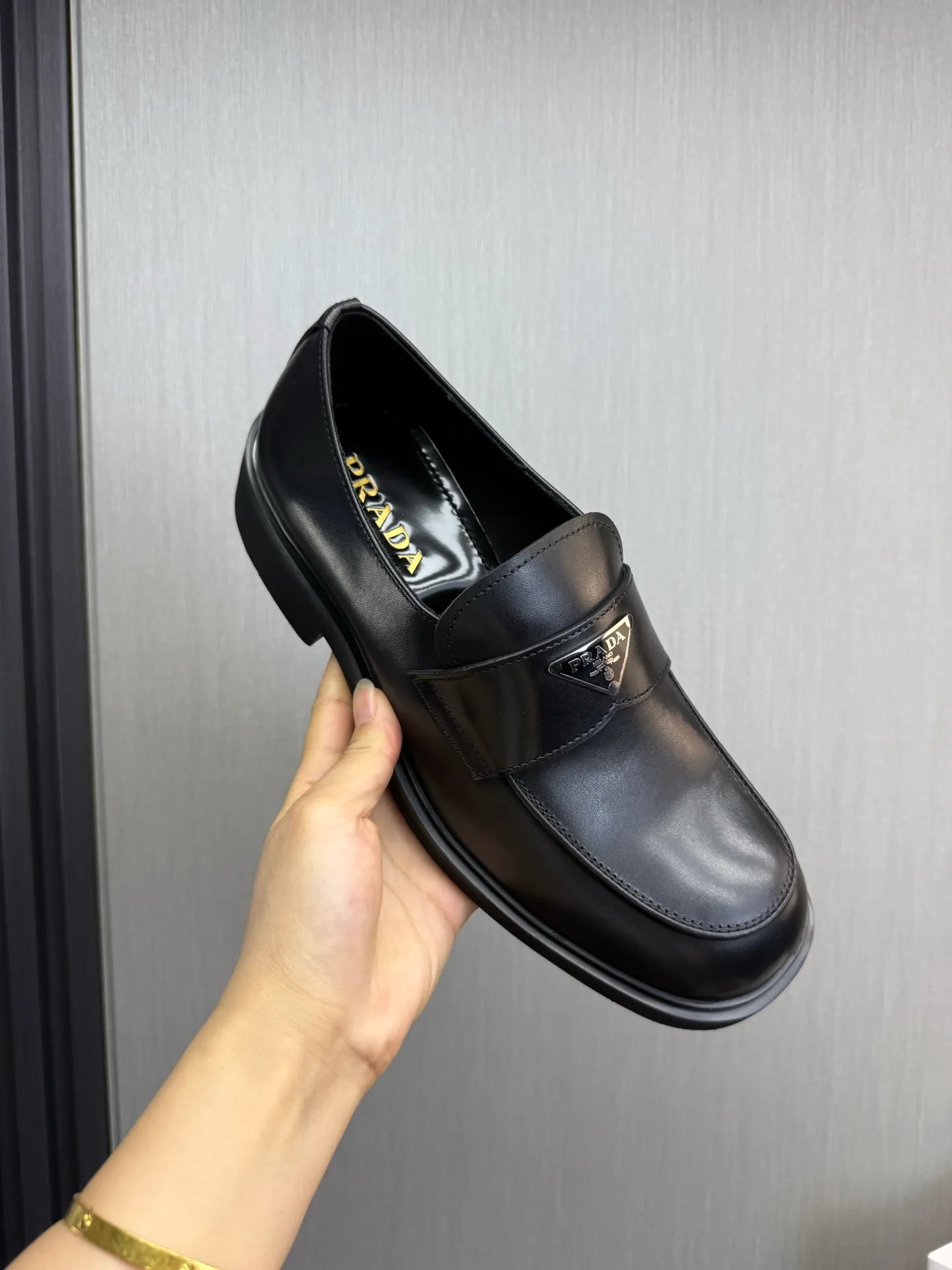 Men's shoes 💰840💰 [PRADA] New models synchronized with the official website, high-quality shipments ✔️Hot-sellers🔥 Original cowhide. Open edge beaded cowhide + cowhide lining, 1🆚1 replica, original lightweight foam outsole, 38-45 (men's 38.45 custom-made, non-refundable)